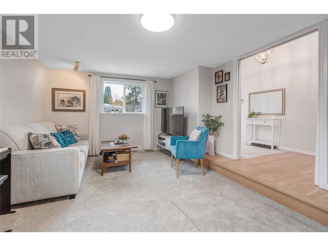 12018 Trayler Pl, House other with 3 bedrooms, 2 bathrooms and 1 parking in Summerland BC | Image 20