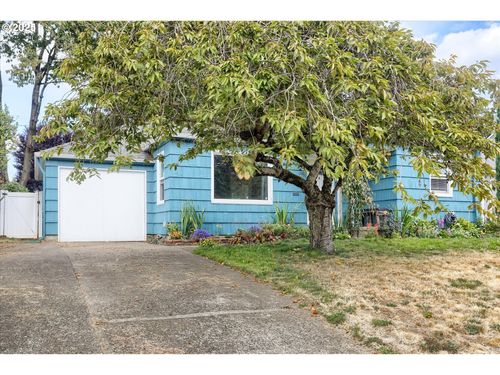 9311 Se Alder St, Portland, OR, 97216-2113 | Card Image