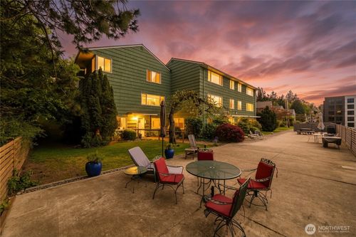 134-901 N Forest St, Bellingham, WA, 98225-5562 | Card Image