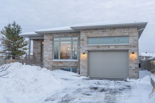 124 Emily Jade Cres, Cornwall, ON, K6K0B6 | Card Image