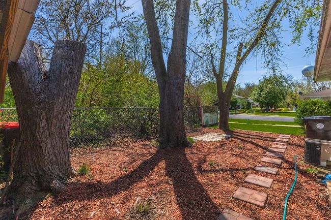 101 N Chatham St, House other with 2 bedrooms, 2 bathrooms and 1 parking in Danvers IL | Image 33