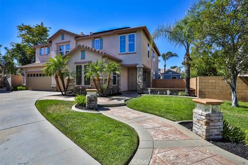 36695 Fontaine St, Winchester, CA, 92596-8808 | Card Image