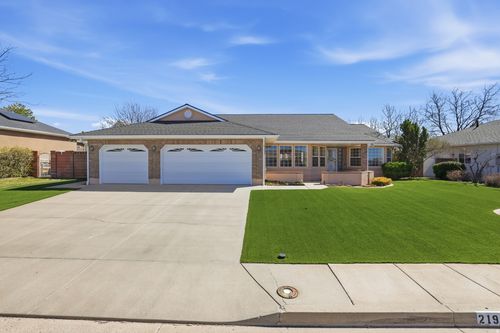 2199 W Sunset Pointe Dr, Cedar City, UT, 84720-1813 | Card Image