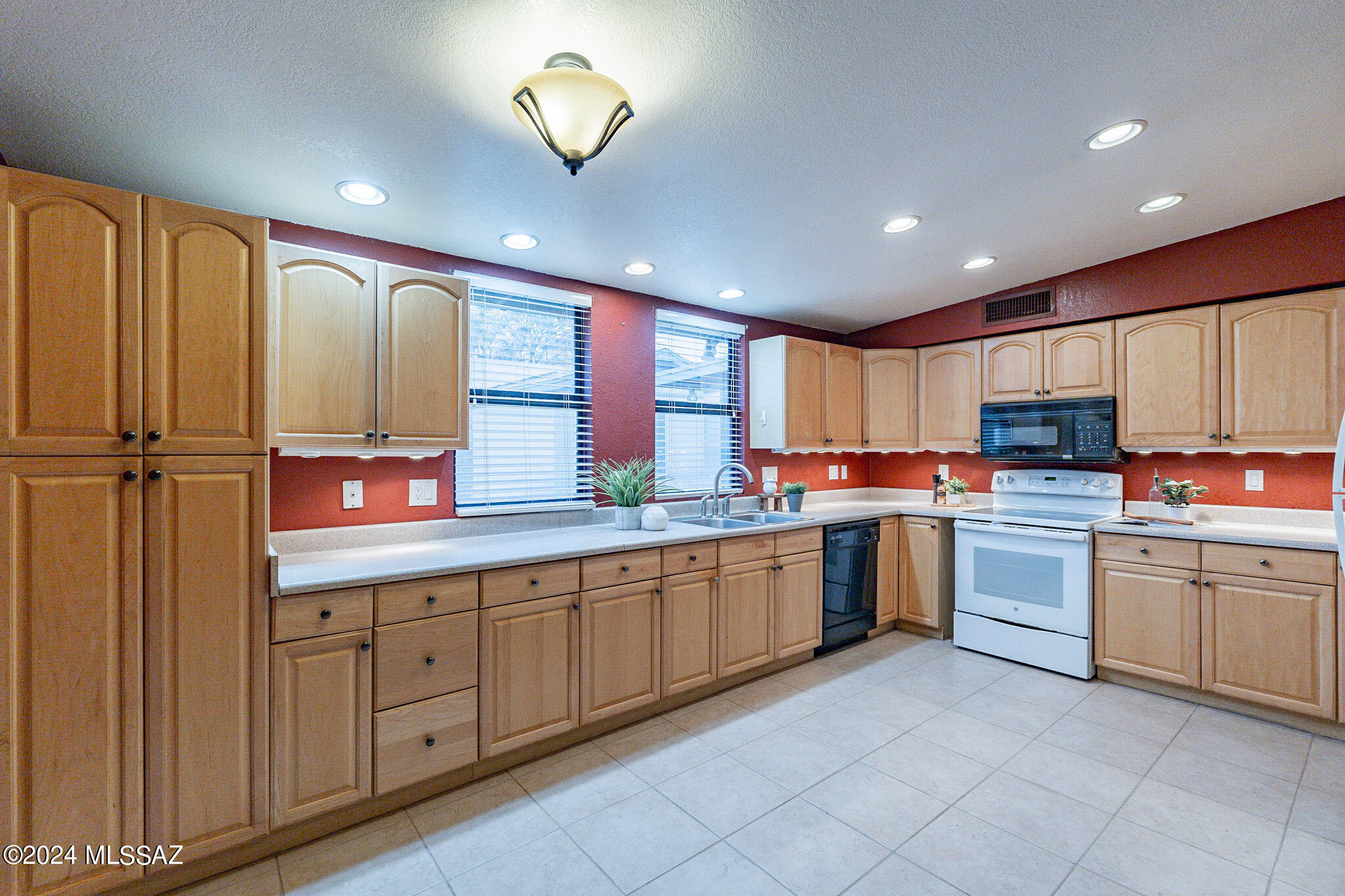 Positano Way, Tucson, AZ 85741