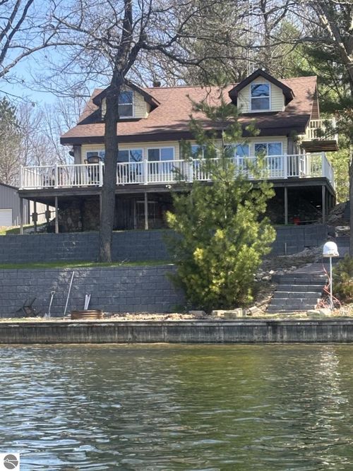 716 Forest Blvd, Lake, MI, 48632-6901 | Card Image