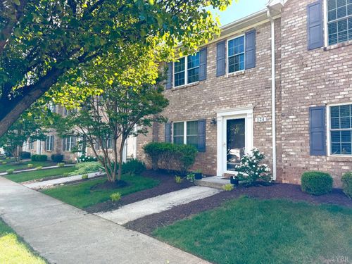 124 Colonnade St, Lynchburg, VA, 24502-5182 | Card Image