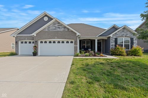 9394 Foudray Cir N, Avon, IN, 46123-5611 | Card Image