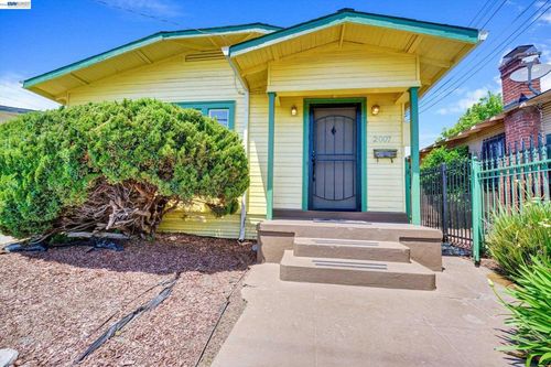 2007 57th Ave, Oakland, CA, 94621-4319 | Card Image