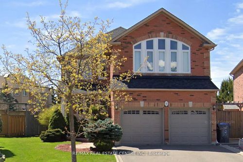 18 Baccarat Cres, Brampton, ON, L7A1K7 | Card Image