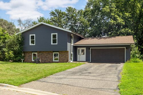 20390 Hughes Ave W, Lakeville, MN, 55044-8629 | Card Image
