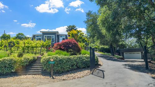 2593 Athena Ct, Santa Rosa, CA, 95401-3713 | Card Image