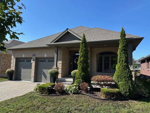 696 Bennett Cres, Mount Brydges, ON, N0L1W0 | Card Image