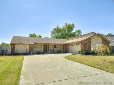 7612 E 77th Street, House other with 3 bedrooms, 2 bathrooms and null parking in Tulsa OK | Image 2