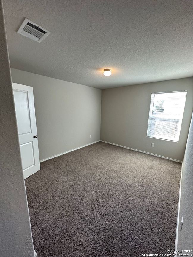 5206 Everett Loop, House other with 3 bedrooms, 2 bathrooms and null parking in Converse TX | Image 11