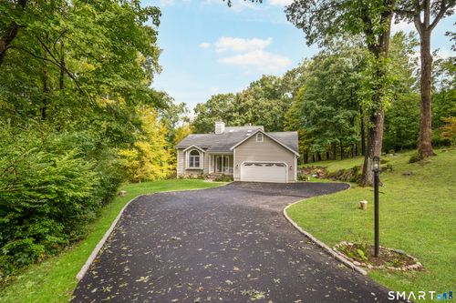 23 Lee Ln, Redding, CT, 06896-2902 | Card Image