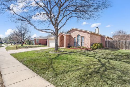 400 Candlestick Trl, Saginaw, TX, 76179-0909 | Card Image