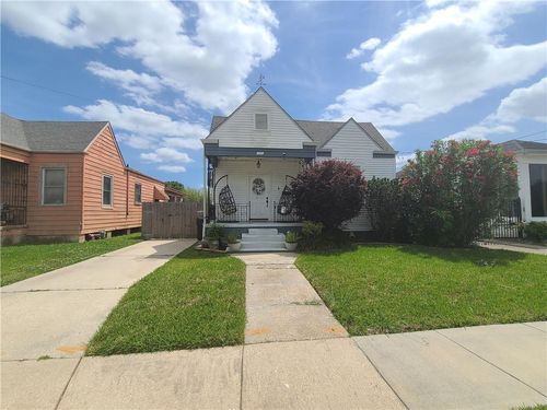 1920 Brutus St, New Orleans, LA, 70122-3226 | Card Image