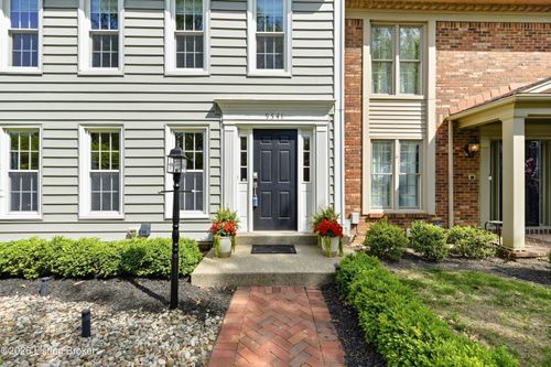 9541 Wessex Pl, Louisville, KY, 40222-5042 | Card Image