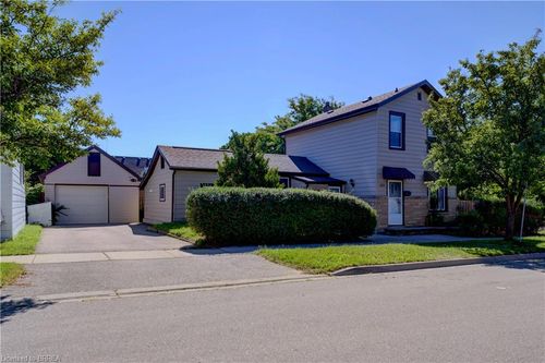 169 George St, Brantford, ON, N3T2Z2 | Card Image
