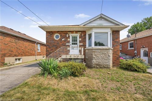 191 E 32nd St, Hamilton, ON, L8V3S1 | Card Image