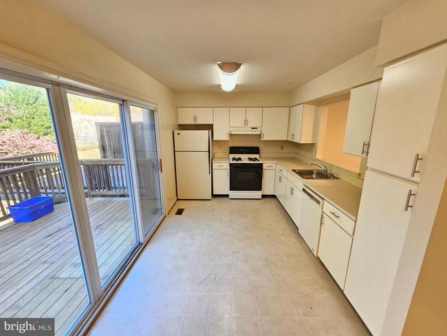 19165 Highstream Dr, Townhouse with 3 bedrooms, 4 bathrooms and null parking in GERMANTOWN MD | Image 12
