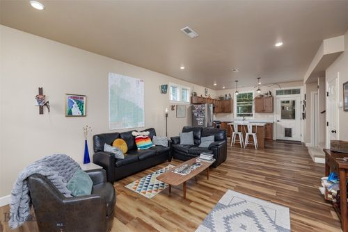 406 E Geyser St, Livingston, MT, 59047-3524 | Card Image