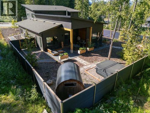 1126 Caldera Rd, Rossland, BC, V0G1Y0 | Card Image