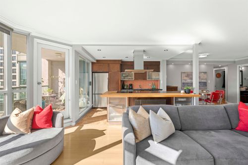 1201-888 Hamilton Avenue, Vancouver, BC, V6B5W4 | Card Image