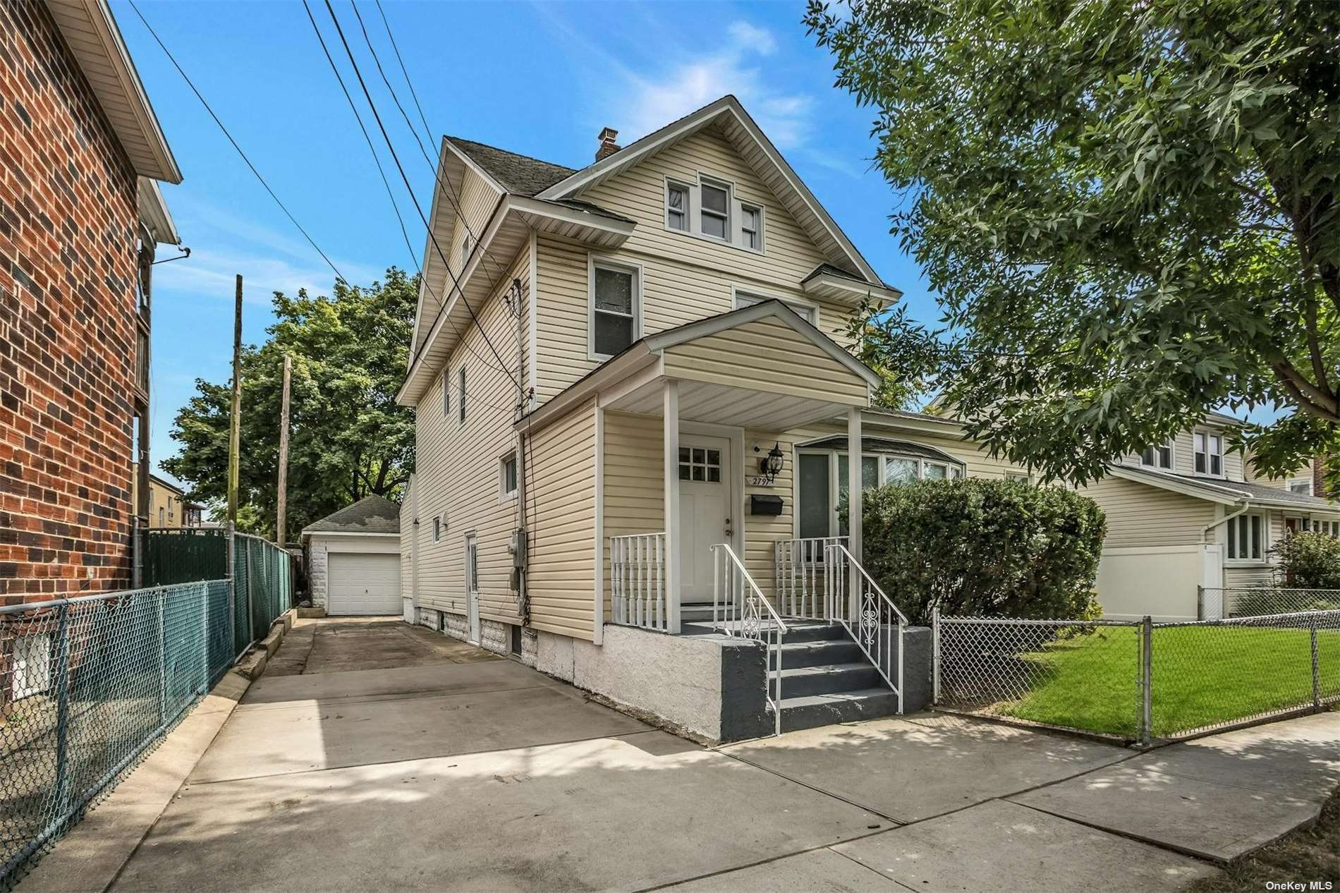 Stevens St, Oceanside, NY 11572