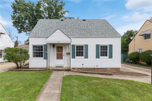 317 Van Buren Ave, Cuyahoga Falls, OH, 44221-1428 | Card Image