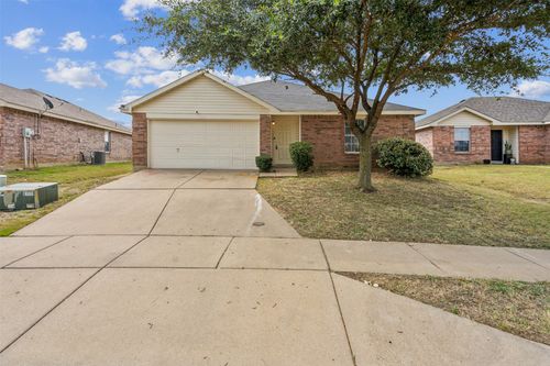 1400 Castle Ridge Rd, Fort Worth, TX, 76140-5741 | Card Image