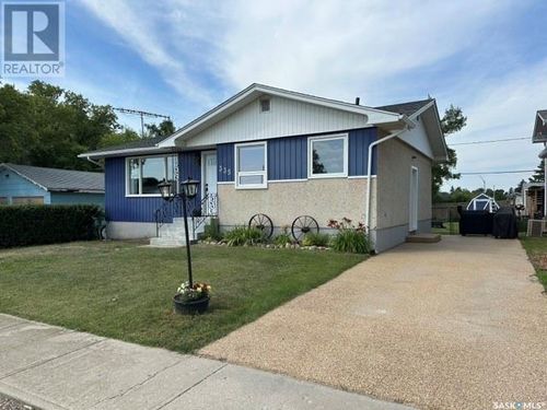 335 Byron St, Southey, SK, S0G4P0 | Card Image