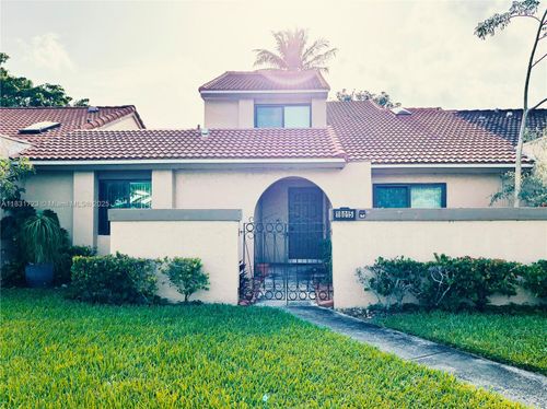 18015 Nw 66th Court Cir, Hialeah, FL, 33015-4418 | Card Image