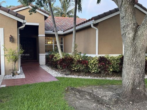 275 198th Ter, Pembroke Pines, FL, 33029-1235 | Card Image