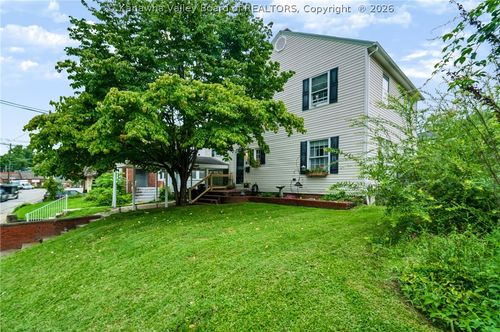 418 Norway Ave, Huntington, WV, 25705-1505 | Card Image