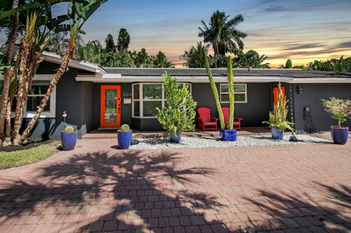 2016 Ne 22nd St, Wilton Manors, FL, 33305-1539 | Card Image