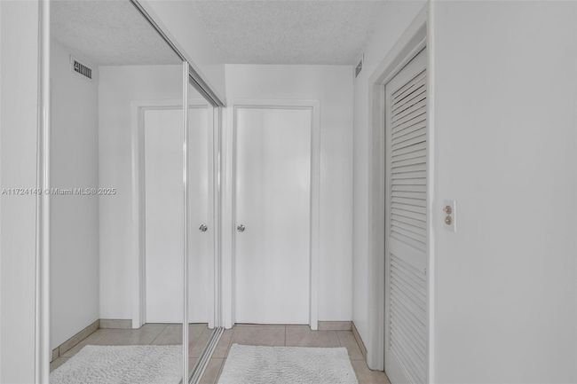 APT-200 - 4000 Ne 170 Th St, Condo with 2 bedrooms, 2 bathrooms and null parking in North Miami Beach FL | Image 16