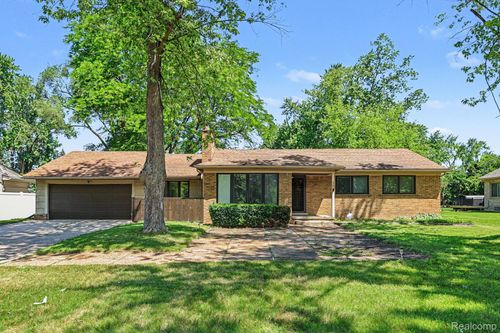 2360 Pineview, West Bloomfield, MI, 48324-1965 | Card Image