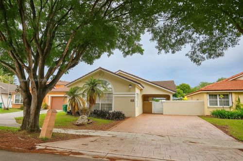 15126 Nw 90th Ct, Miami Lakes, FL, 33018-1366 | Card Image