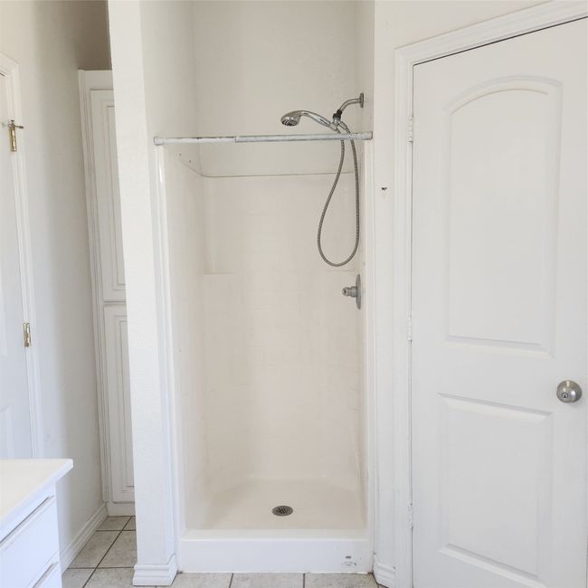 Separate shower | Image 17