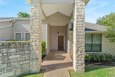 2812 Chimney Hill Drive, House other with 3 bedrooms, 2 bathrooms and 2 parking in Waco TX | Image 2