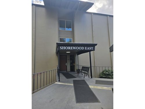 5585 E Evergreen Blvd, Vancouver, WA, 98661-6647 | Card Image