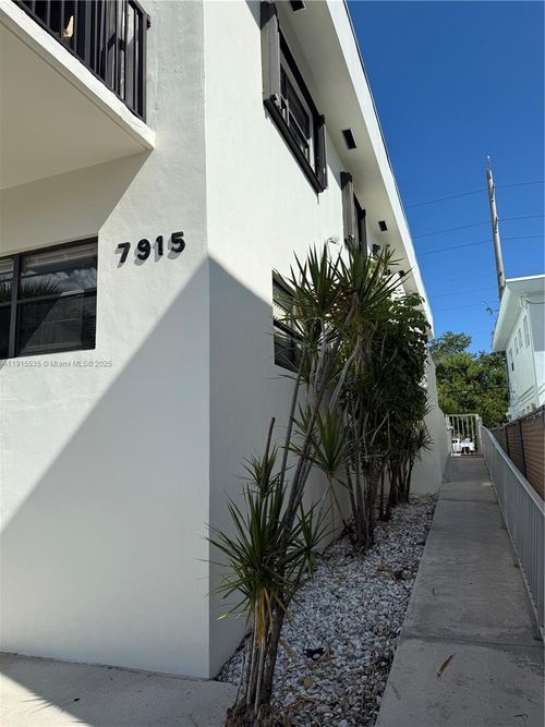 apt-5-7915 Harding Ave, Miami Beach, FL, 33141-1602 | Card Image