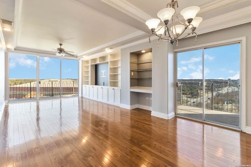 apt-703-700 E Hildebrand Ave, San Antonio, TX, 78212-2531 | Card Image