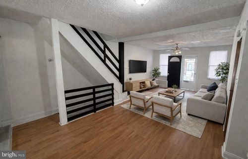 1327 S Newkirk St, PHILADELPHIA, PA, 19146-3627 | Card Image