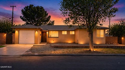 1140 W Avenue H12, Lancaster, CA, 93534-1766 | Card Image