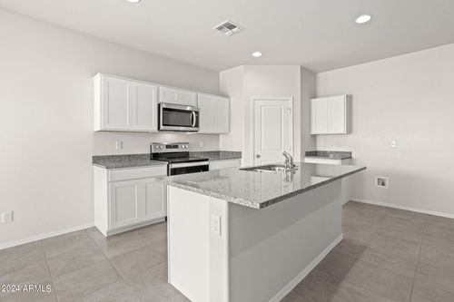 981 N 13th Pl, Coolidge, AZ, 85128-6744 | Card Image