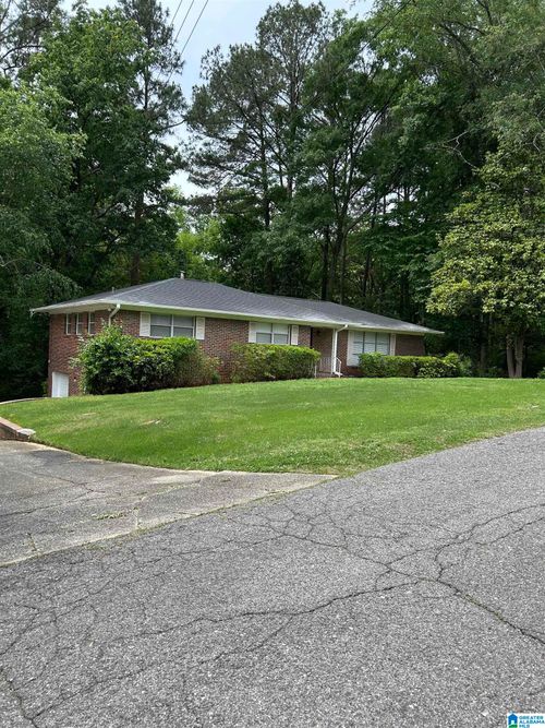 531 Tinker St, HUEYTOWN, AL, 35023-2641 | Card Image
