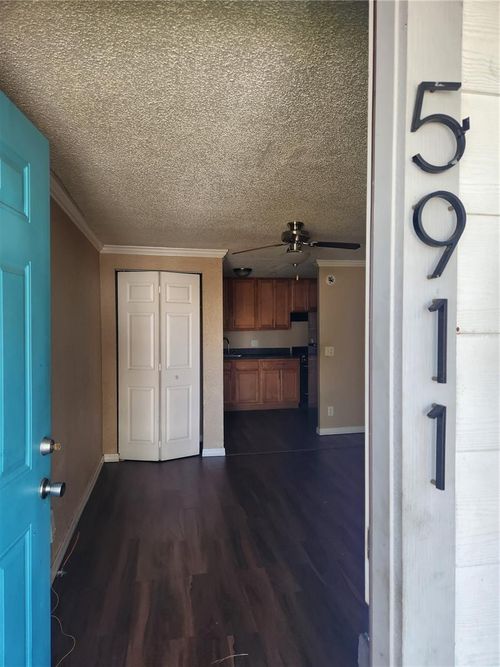 5911-5901 Bryce Ln, Tampa, FL, 33615-6210 | Card Image