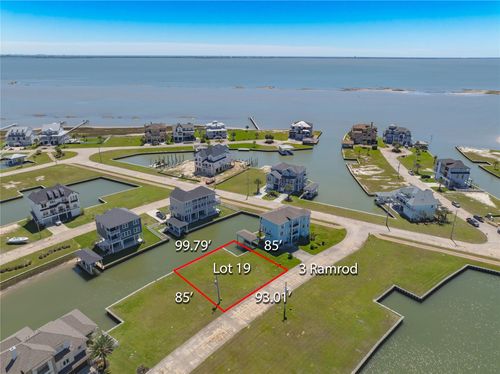 3 Ramrod, Hitchcock, TX, 77563-4253 | Card Image